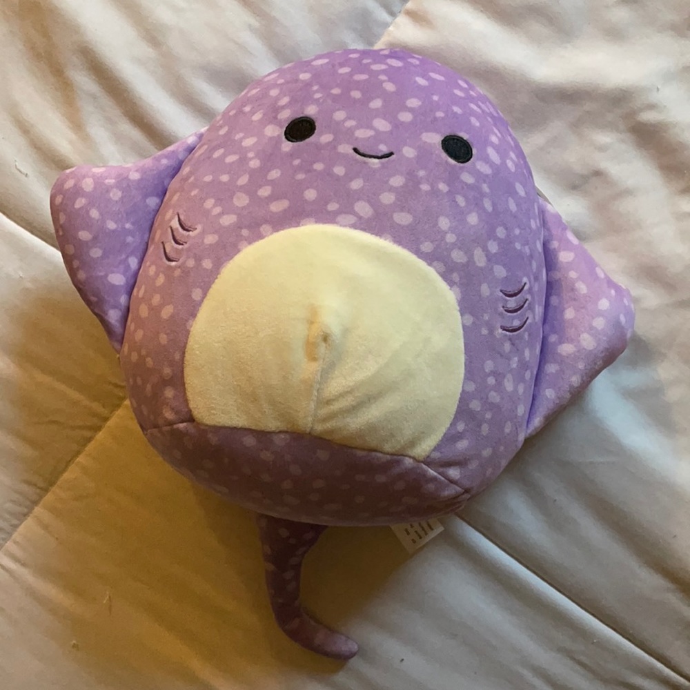 Aziza Stingray Squishmallow 8”